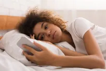 صبح‌ها تا یک ساعت سراغ گوشی نروید؛ پشتوانه علمی یک عادت محبوب