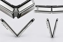 بیش از ۱۰۰ قطعه در لولای آیفون Duo؛ اپل برای هر گوشی یک لایه اختصاصی چاپ می‌کند
