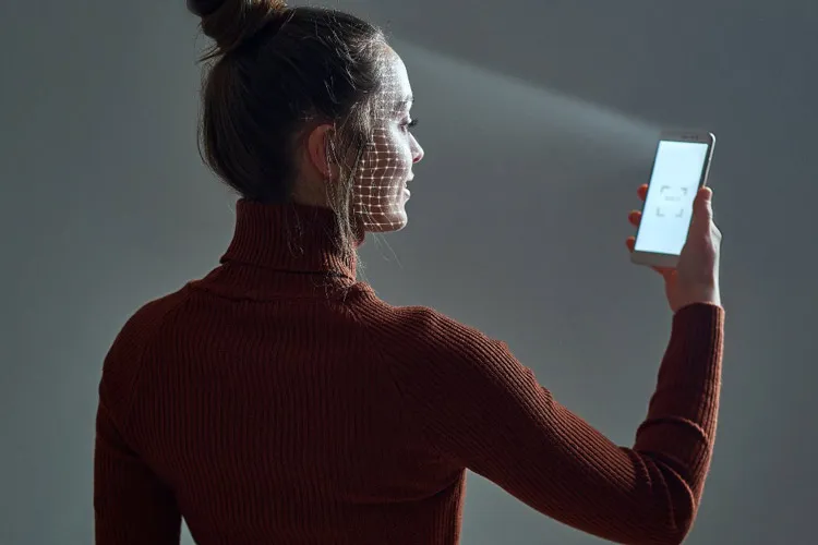 Face ID آیفون در برابر تشخیص چهره اندروید؛ تفاوت امنیت این دو فناوری چیست؟