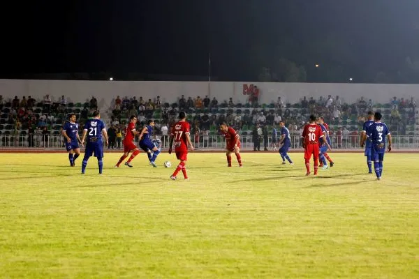 دربی پیشکسوتان استقلال و پرسپولیس در کیش با برتری آبی‌ها پایان یافت
